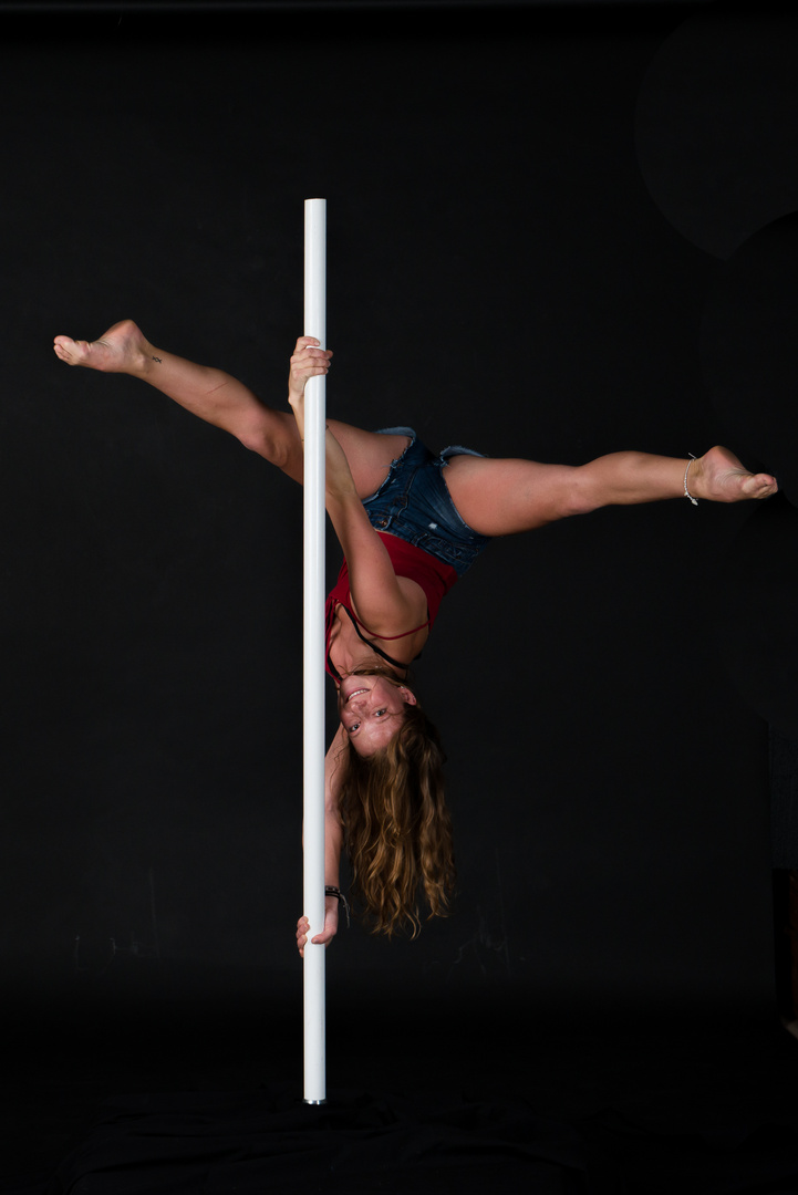 Poledance / Nina in Aktion 3