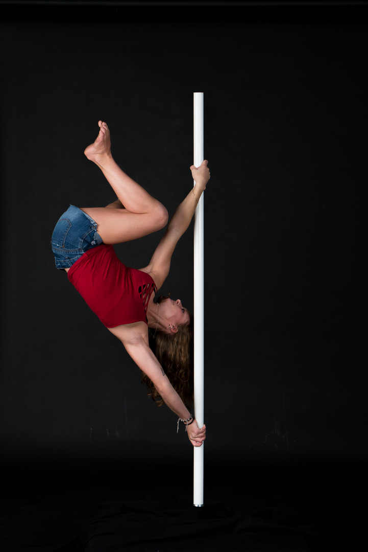 Poledance / Nina in Aktion