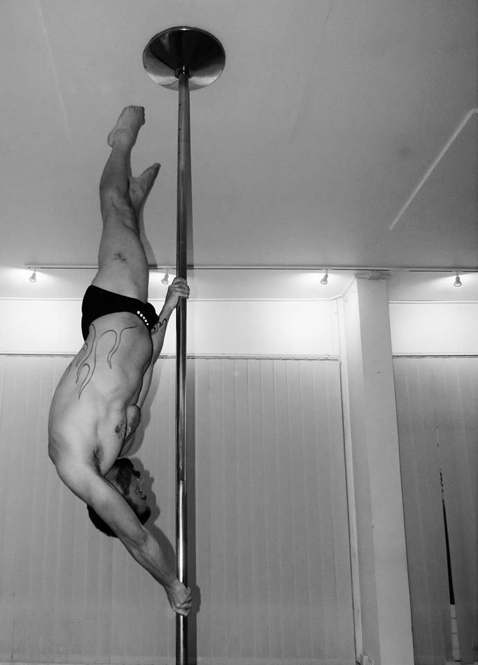 poledancer