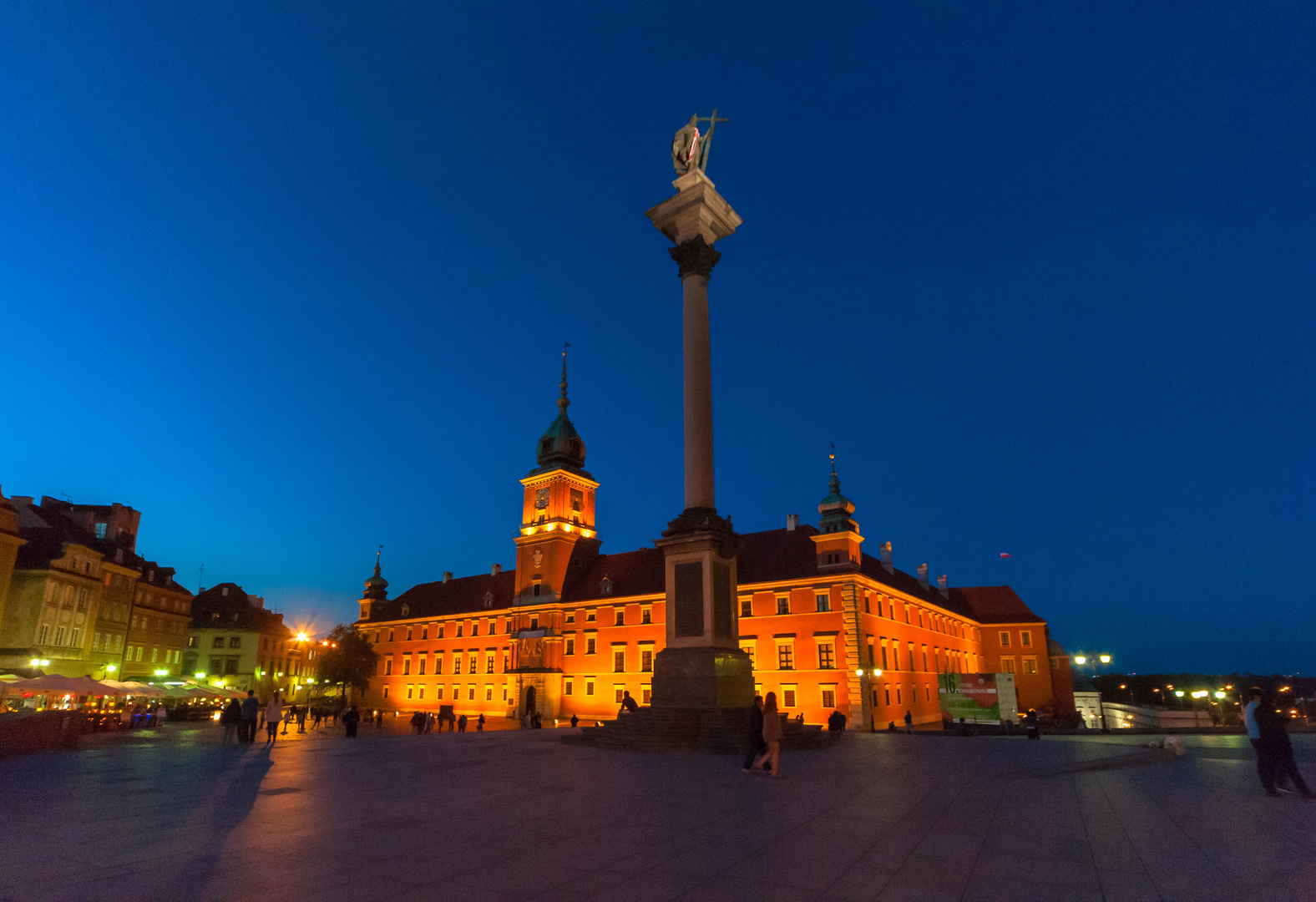 Polen 2016: Warschau, Königsschloss zur blauen Stunde