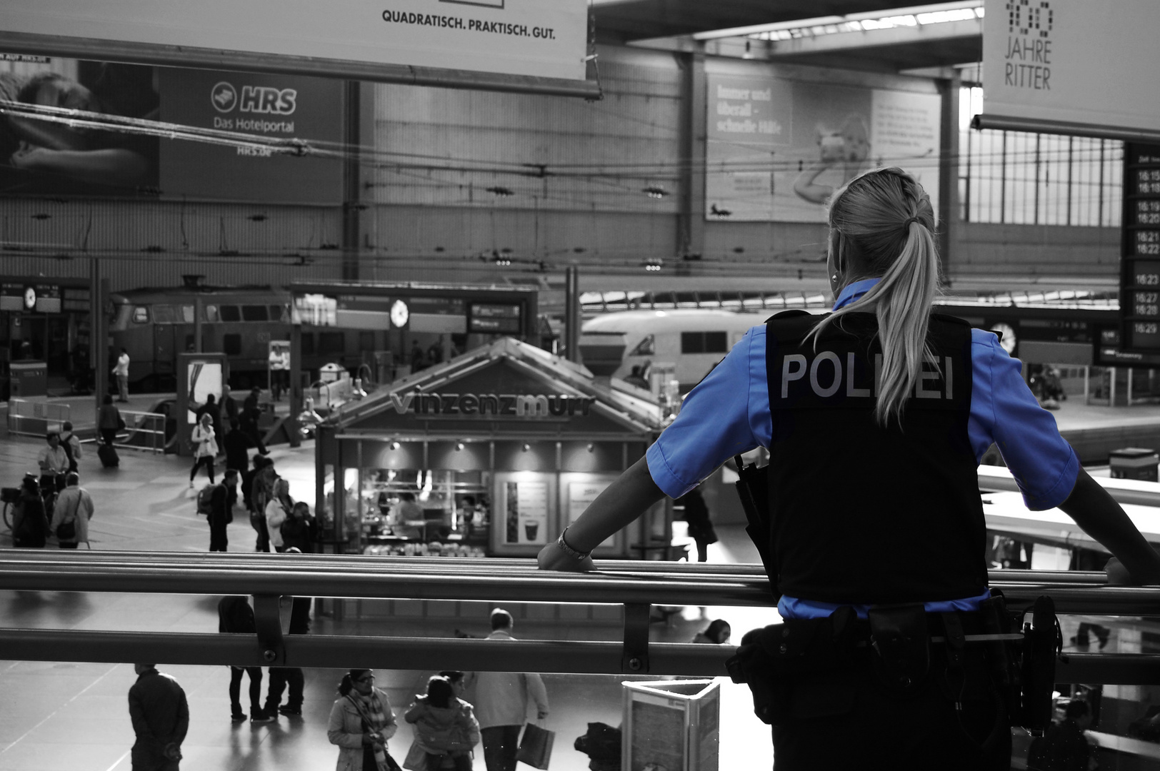 Police Officer at munich trainstation