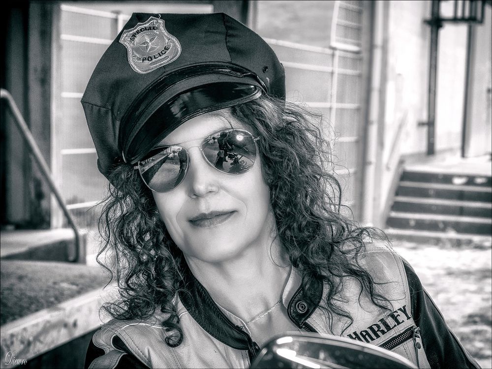 Police-Portrait Mandy