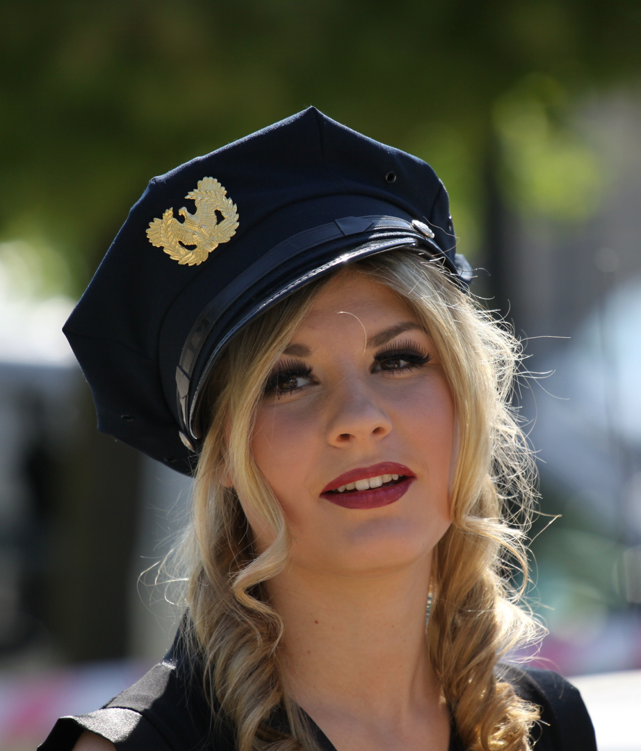 Policegirl 2