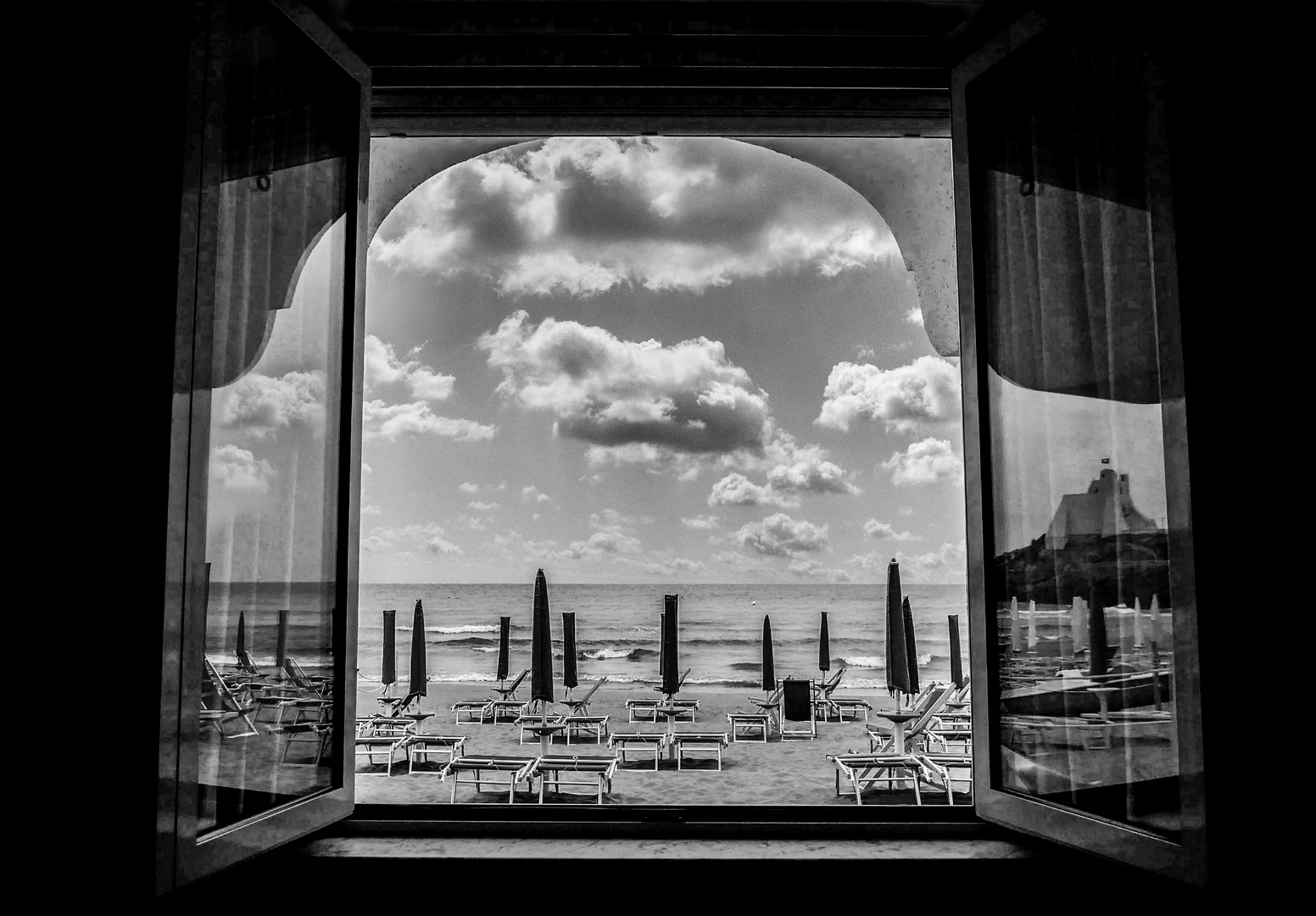 Polittico di cielo, di  mare e di sabbia...