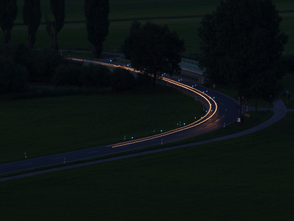 Polizeiauto bei Nacht