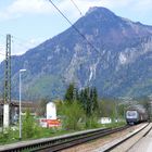 polnischer Italiener auf bayerischen Gleisen vor österreichschem Berg...oder so