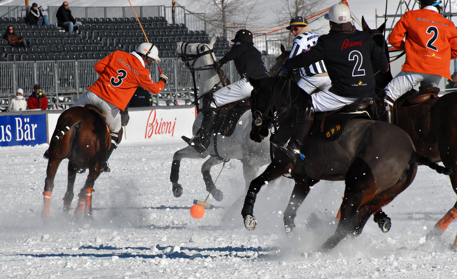 Polo auf dem gefrorenen St. Moritzersee (Oberengadin)