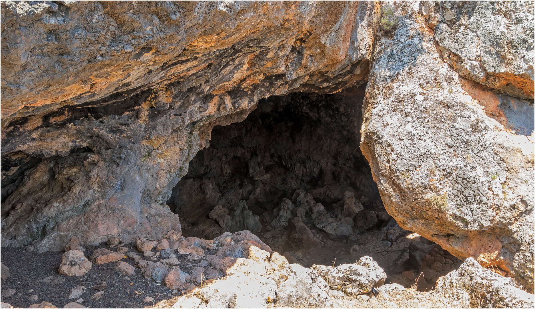 Polyfimos Cave