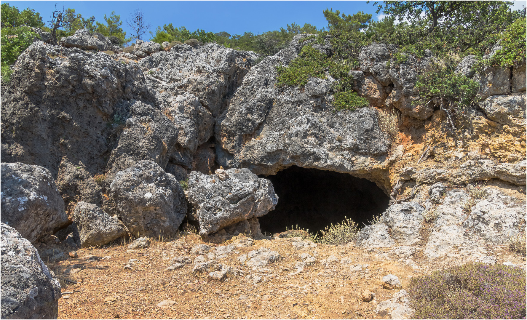 Polyfimos Cave