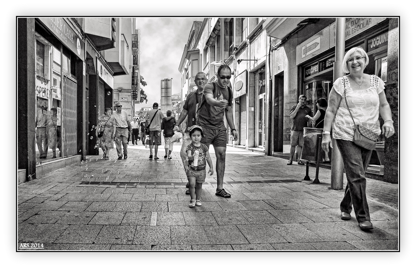 Pom Pom Pompitas (Fiestas de Santa Coloma 2013)