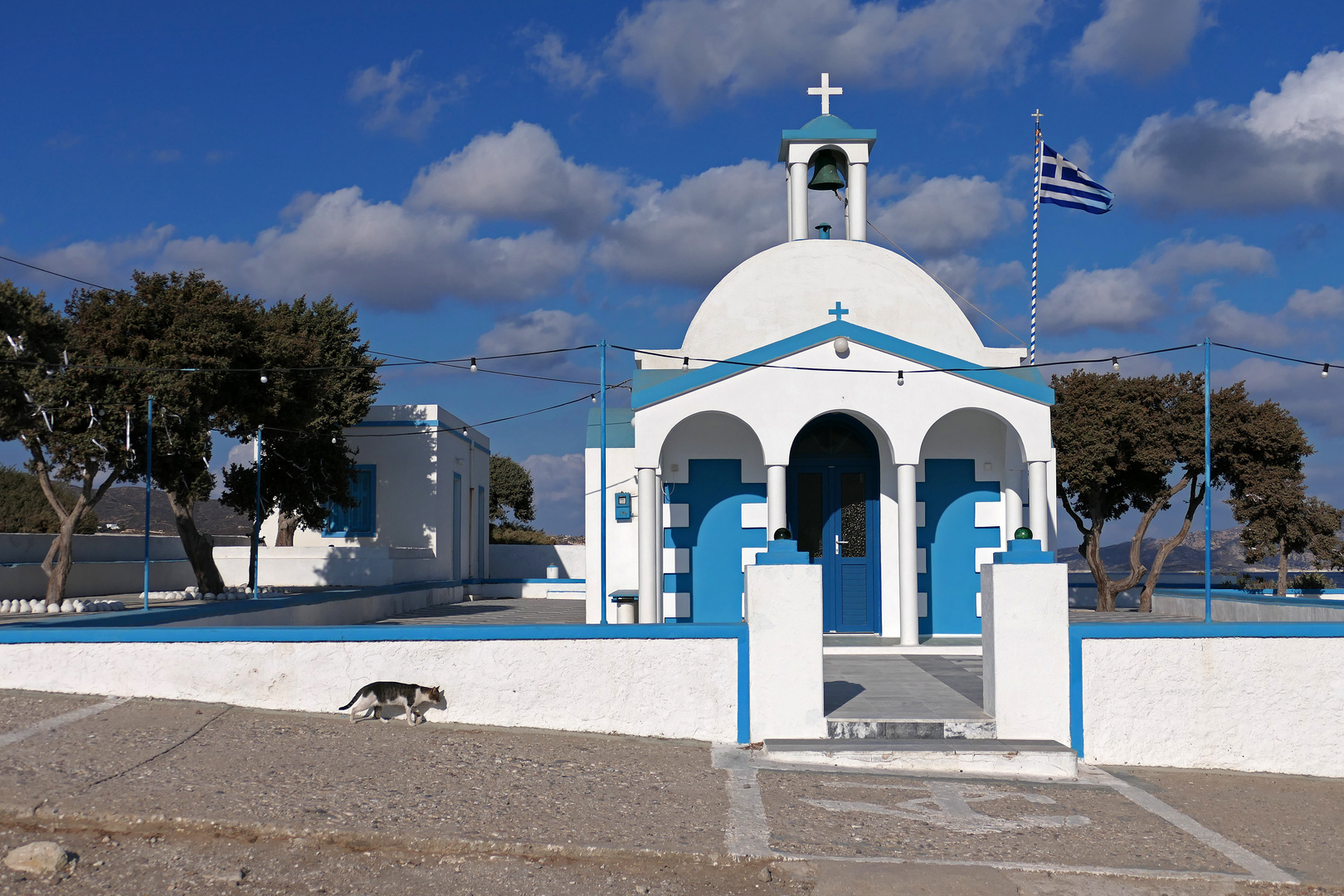 Pomeriggio assolato a Milos