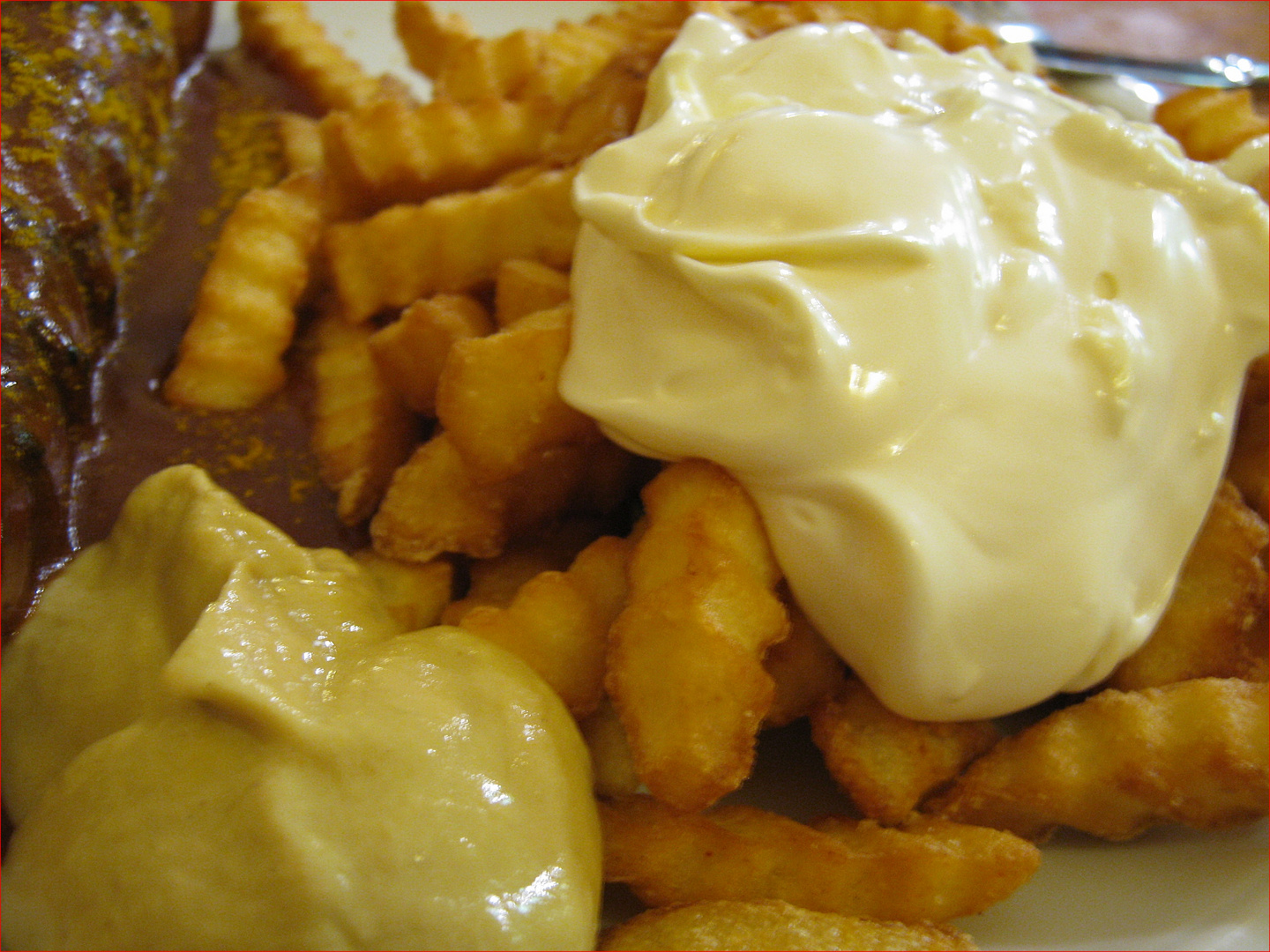 Pommes mit Mayo