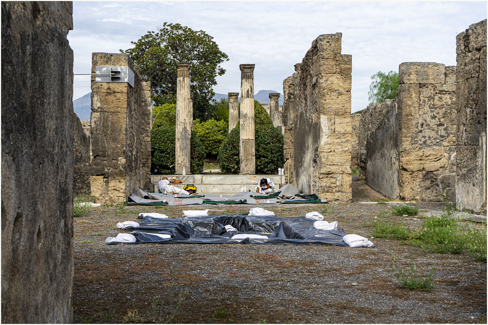  Pompeji - Archäologen bei der Arbeit