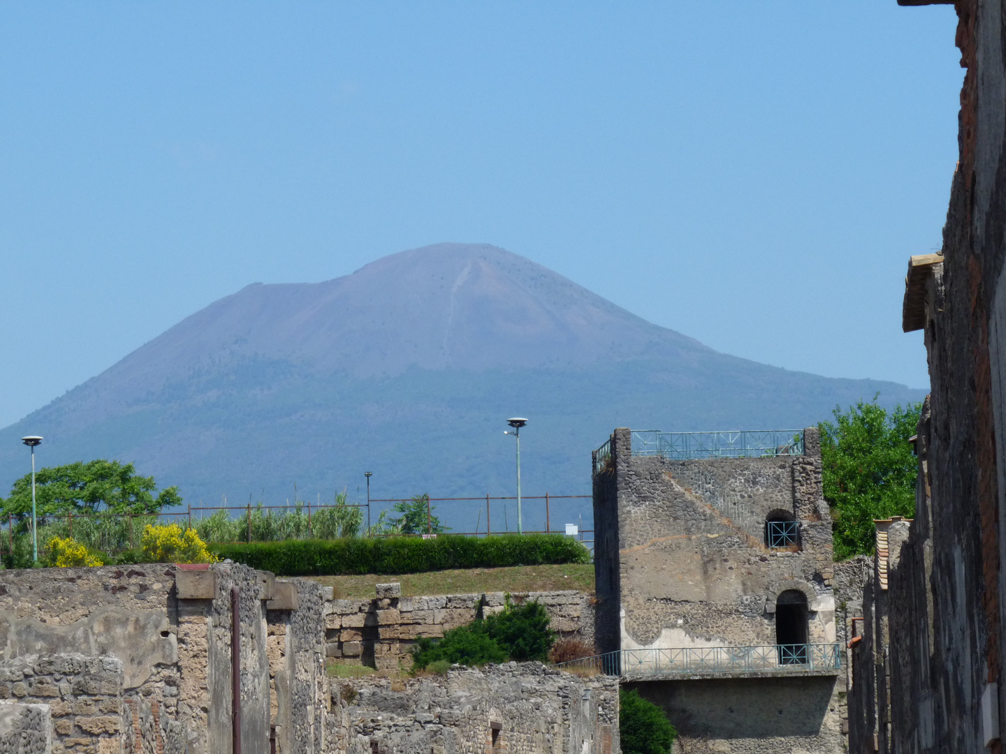 Pompeji, im Hintergrund der Vesuv