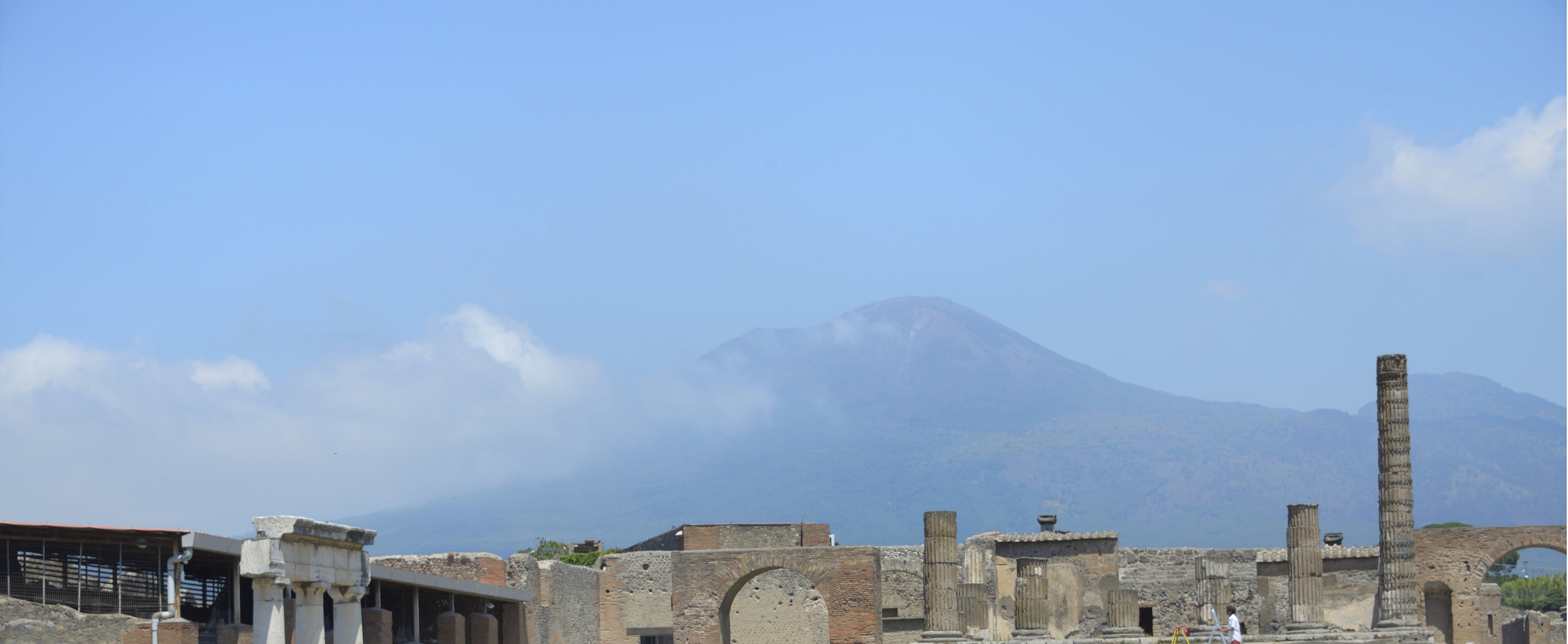  Pompeji mit Vesuv im Hintergrund