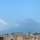  Pompeji mit Vesuv im Hintergrund