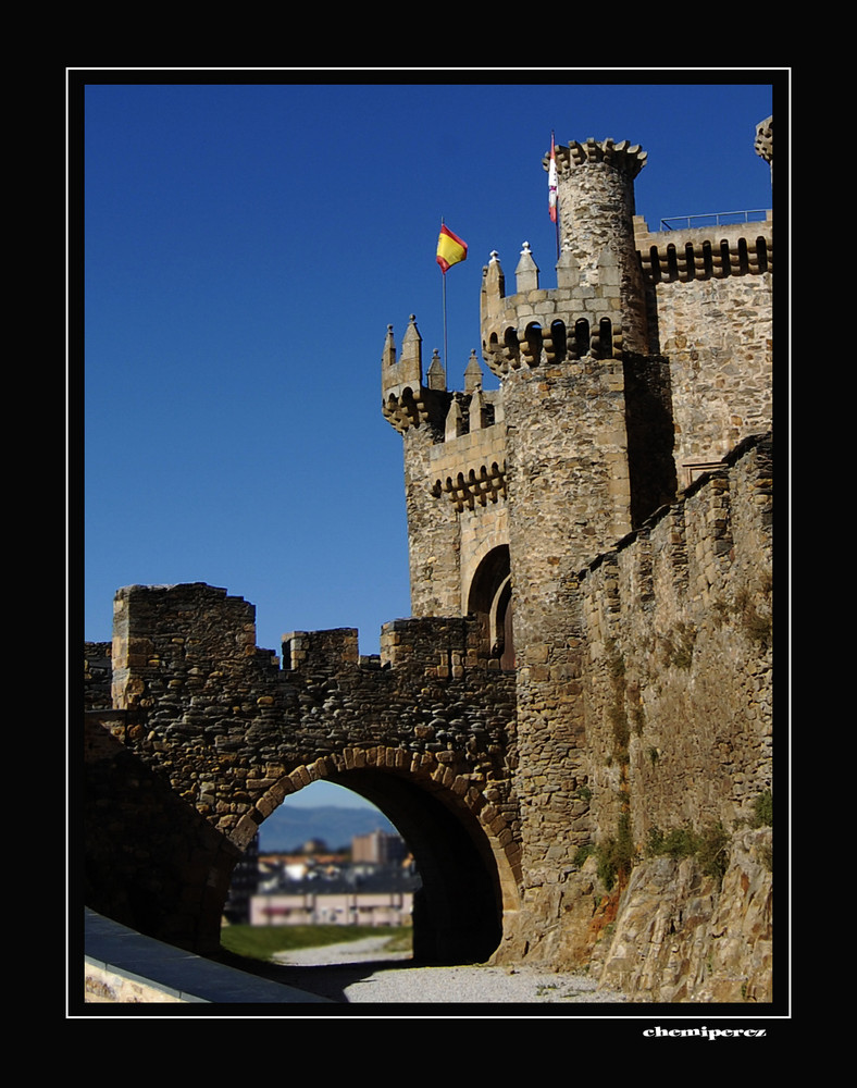 Ponferrada (León) - Castillo Templario (Puente de acceso)