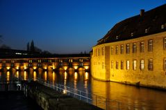 Pont Couvert bei Nacht