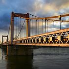 Pont de Cosne sur Loire , un petit Golden Gate bridge