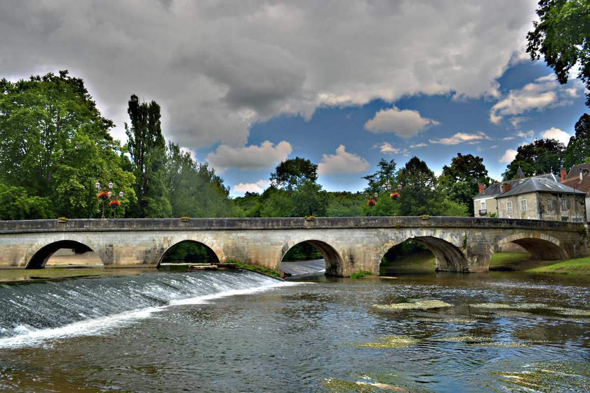 pont de Cubjac _Dordogne _FRANCE