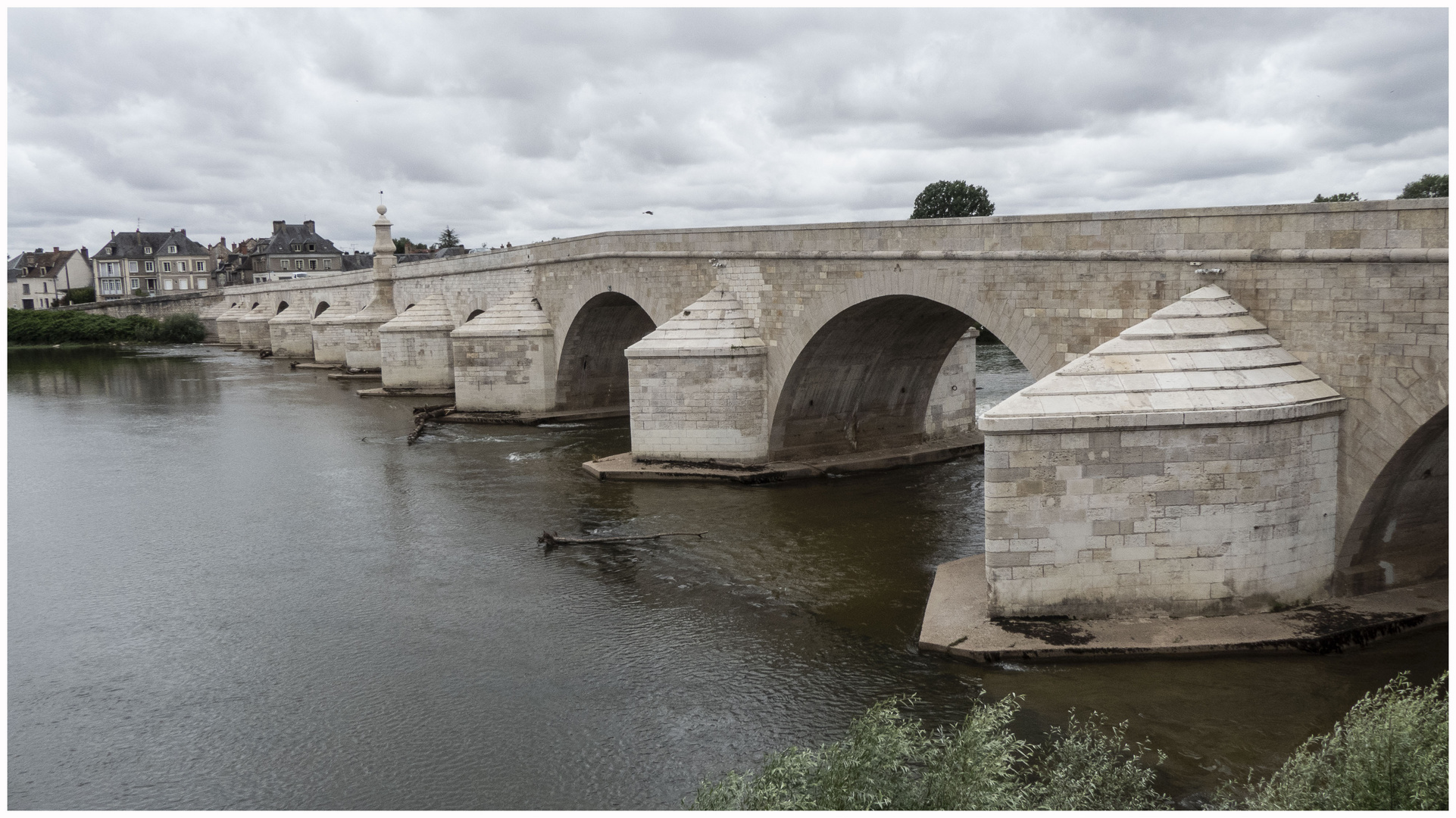 Pont de la Charité sur Loire (Nièvre)