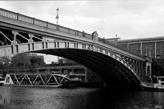 Pont de la Motte Rouge et bateau de l'Erdre