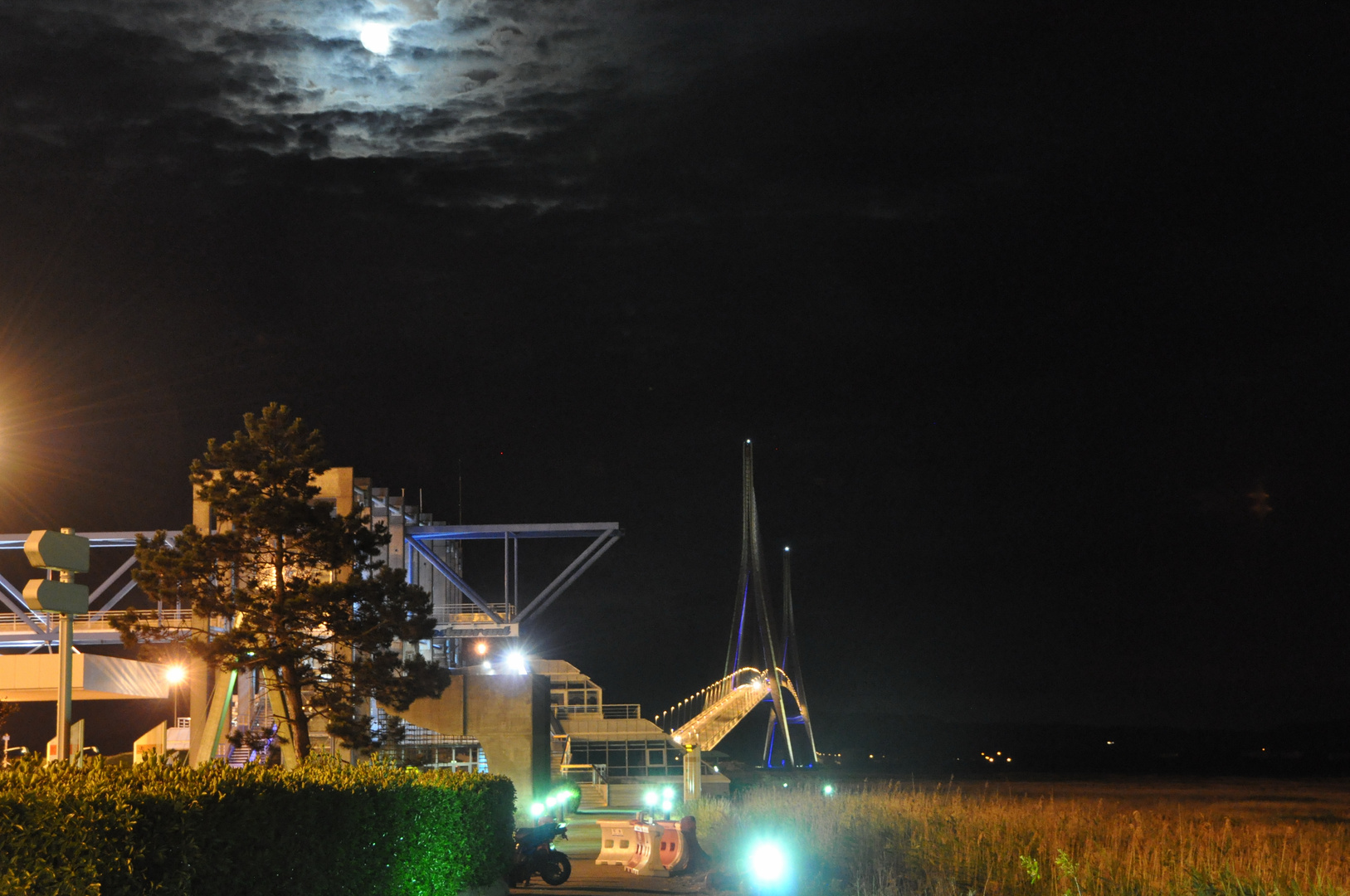 Pont de Normandie eine Minute nach Mitternacht