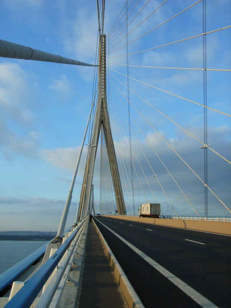 Pont de Normandie en octobre, près du Havre