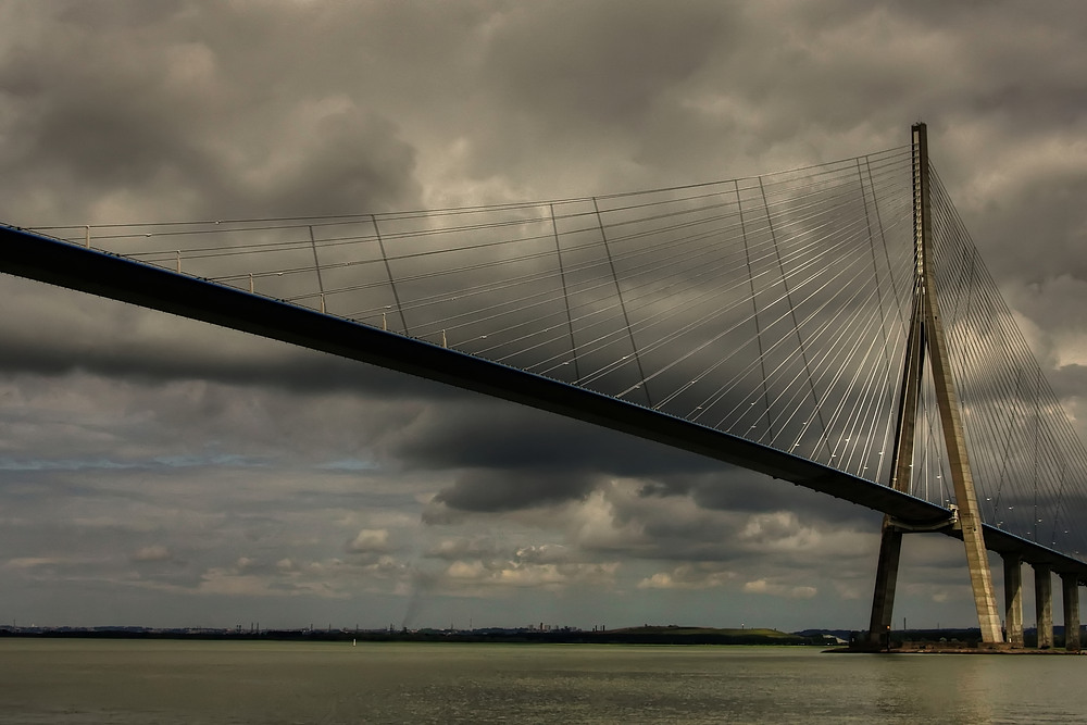 Pont de Normandie - filigran überspannt sie die Seine