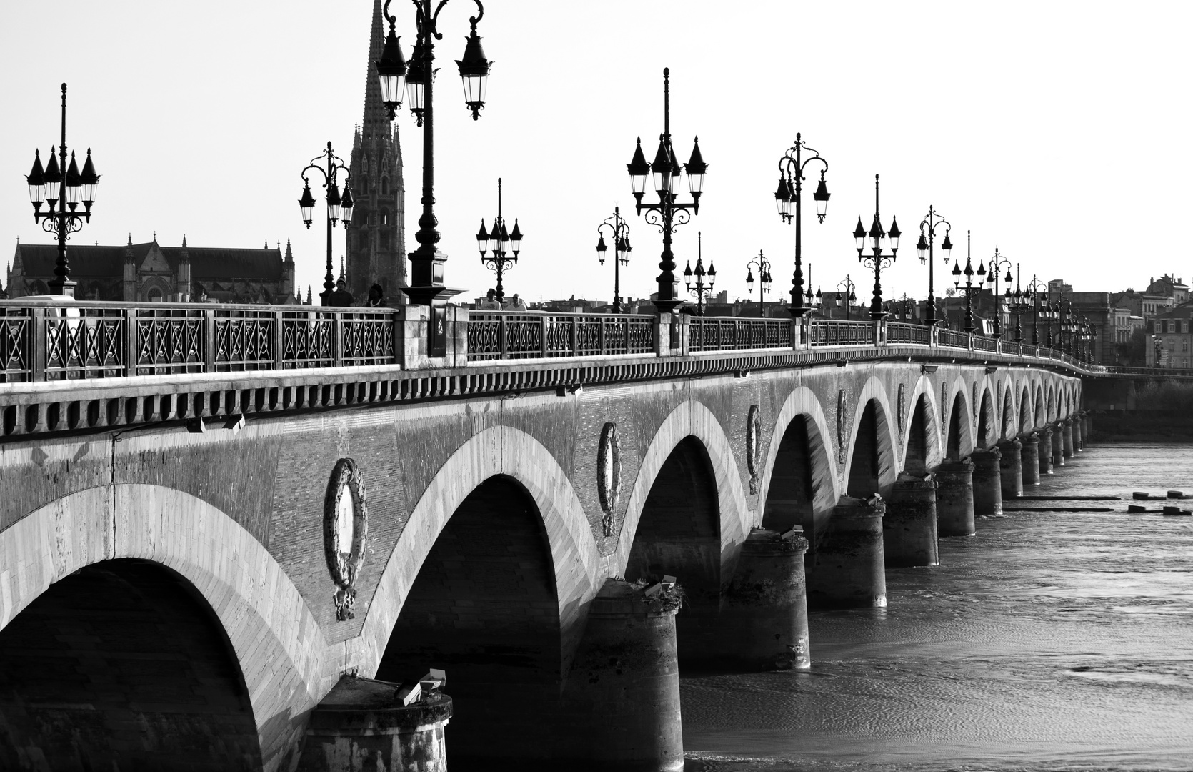 Pont des Catalans .