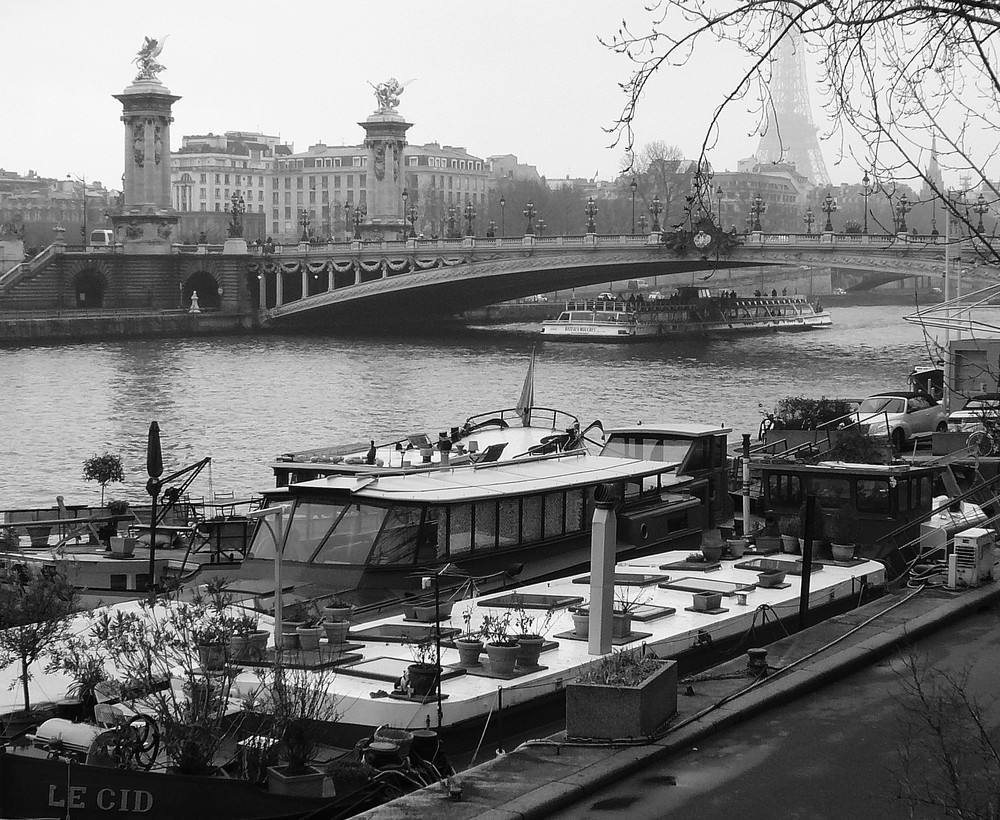 Pont des Invalides