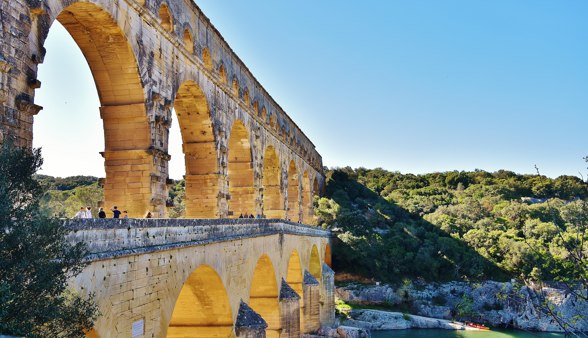 Pont du Gard II .........