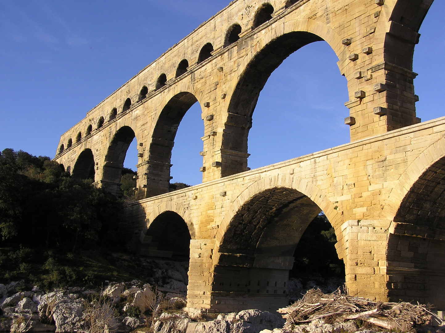Pont du Gard profil sud ouest