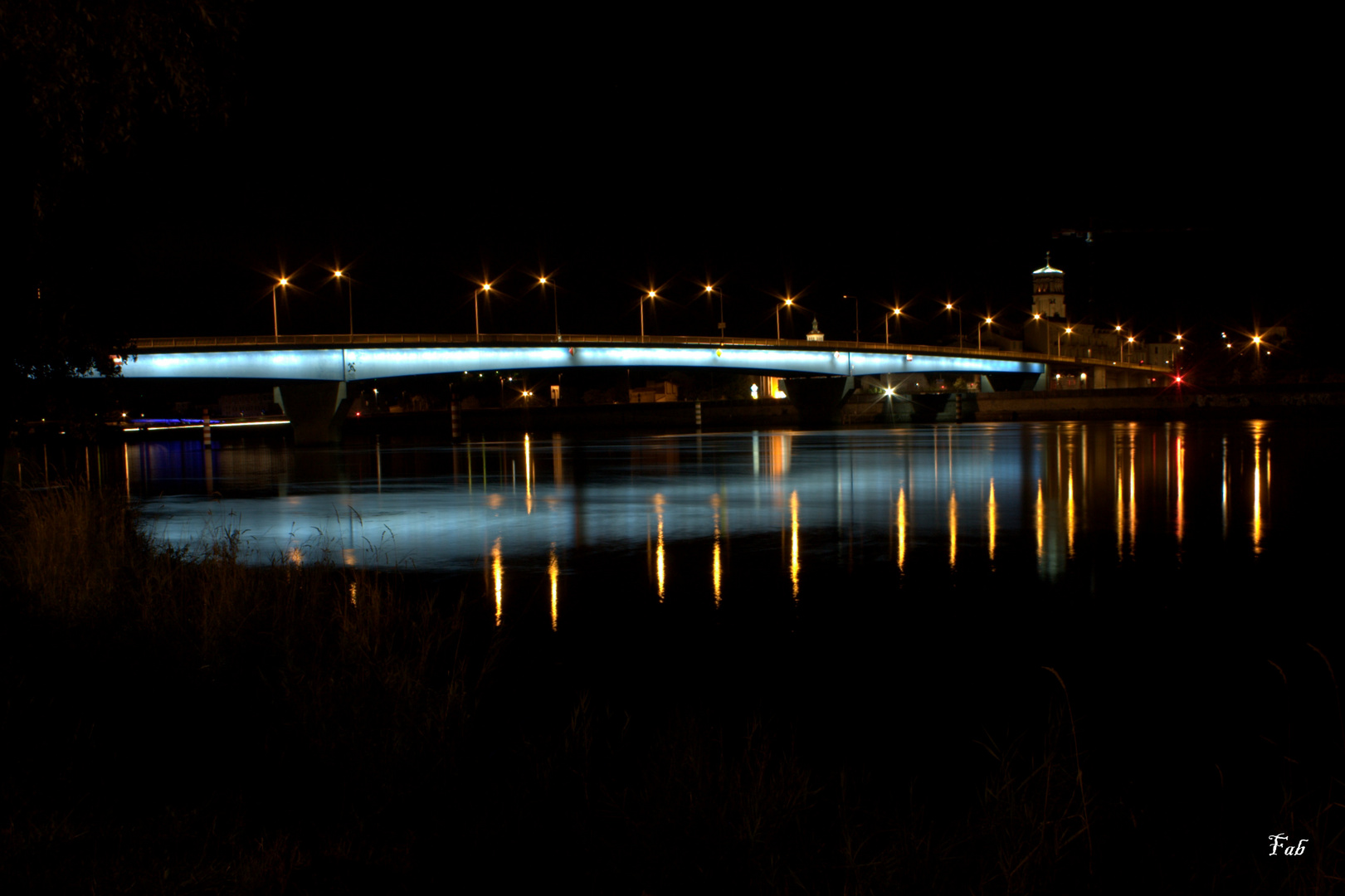 Pont et reflet