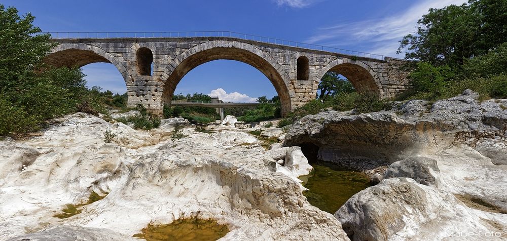 Pont Julien