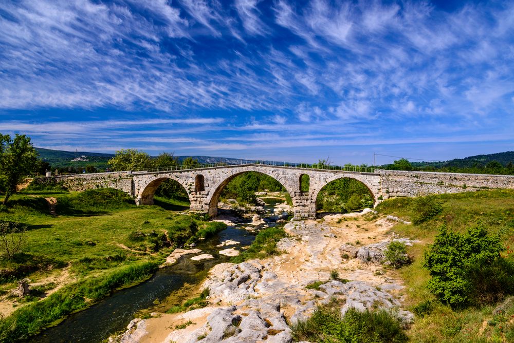 Pont Julien bei Bonnieux, Vaucluse, Provence, Frankreich