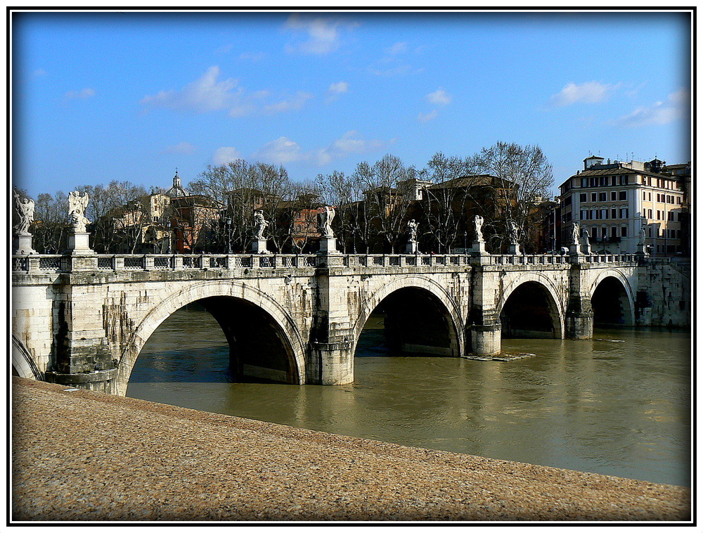 PONT SAINT ANGE .