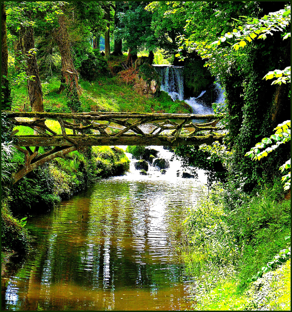 Pont sur la Saire.....