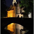Pont sur les canaux à Bruges