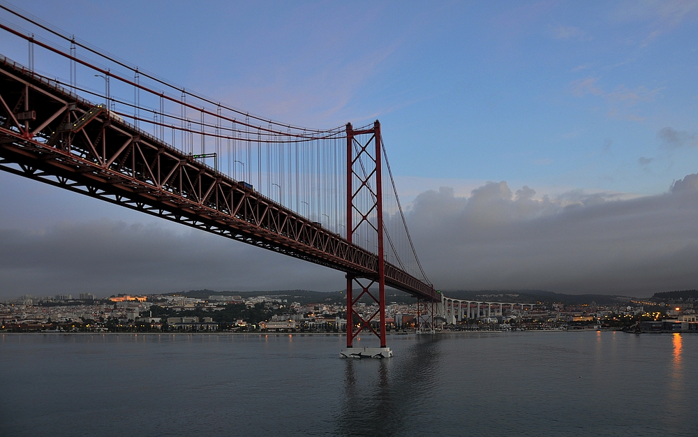 Ponte 25 de Abril