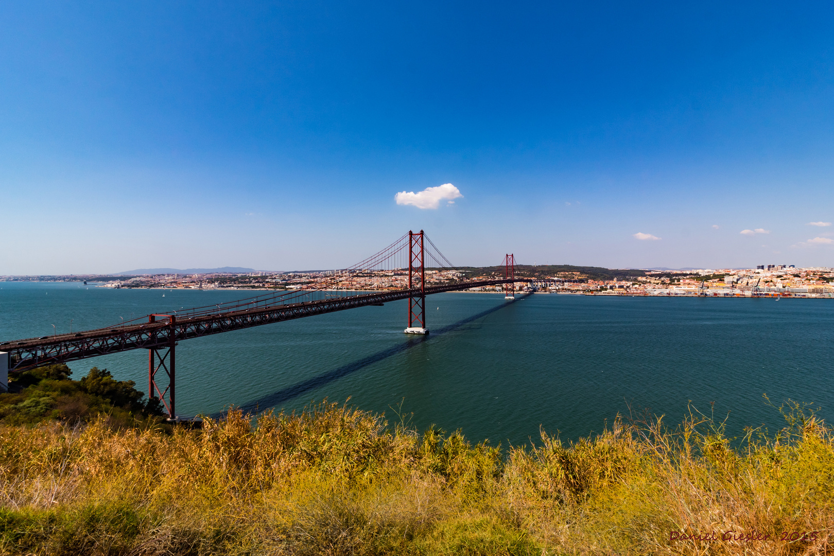 Ponte 25 de Abril Blick