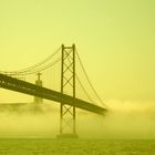 Ponte 25 de Abril in the morning dust