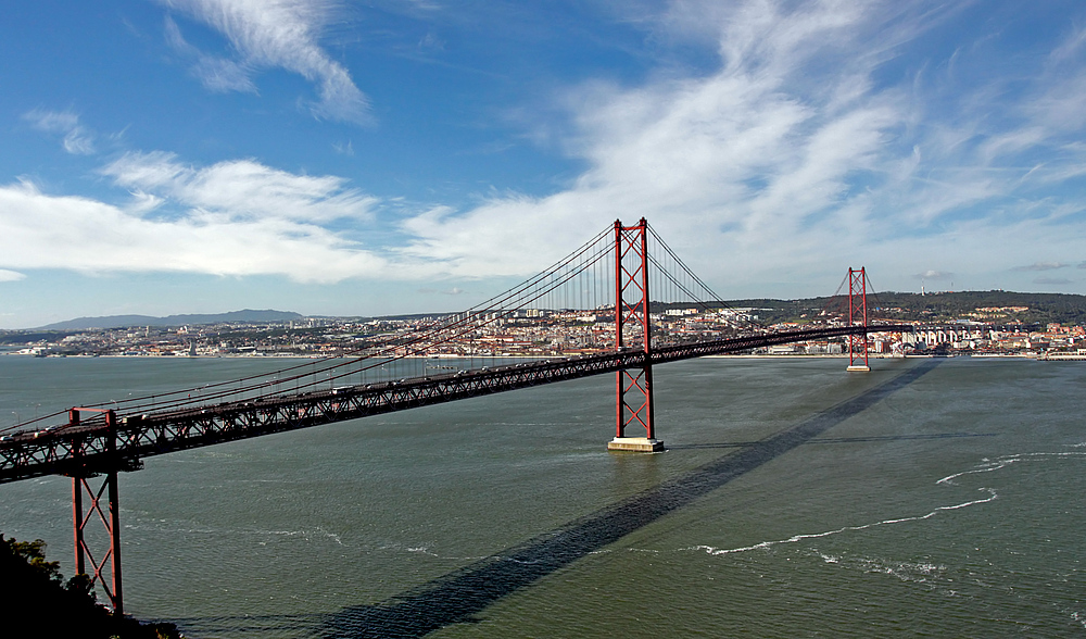 ponte 25 de april