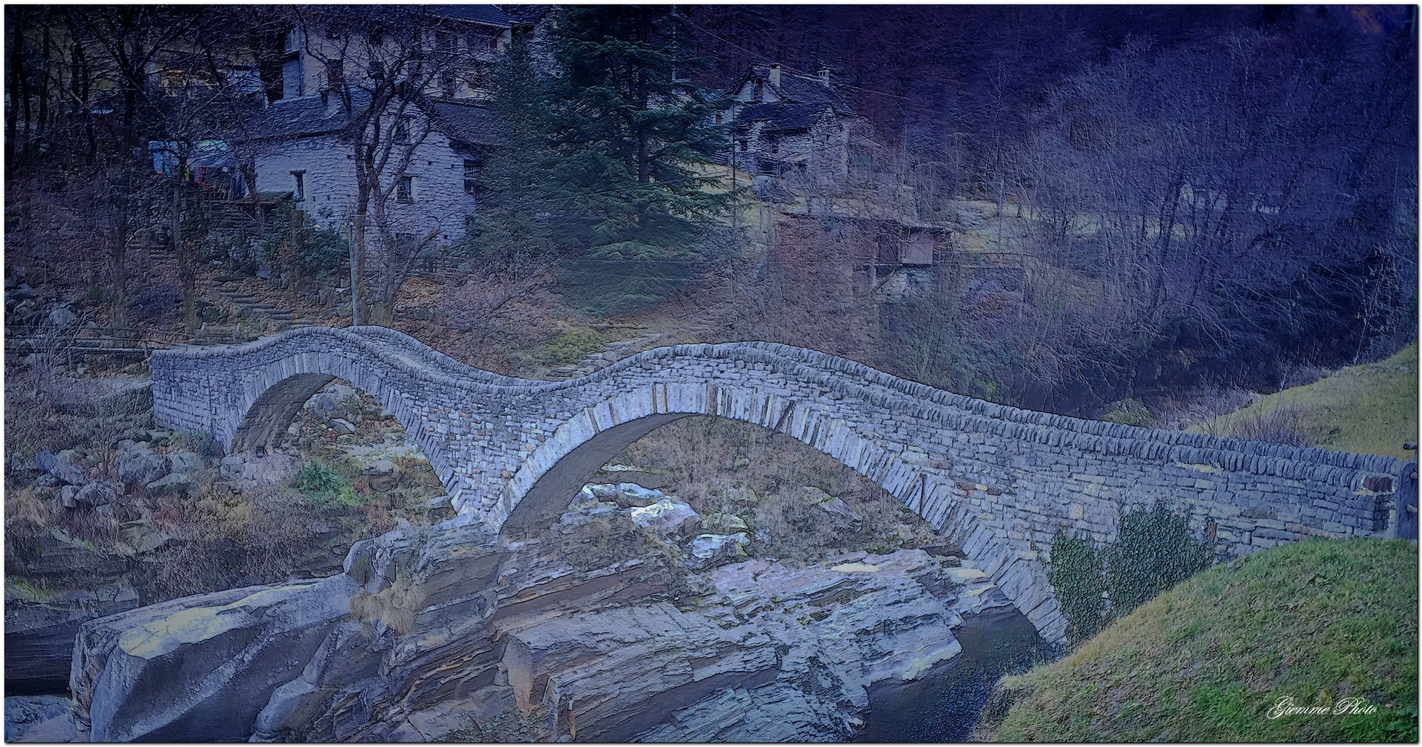 Ponte dei Salti..Foto in bassorilievo.