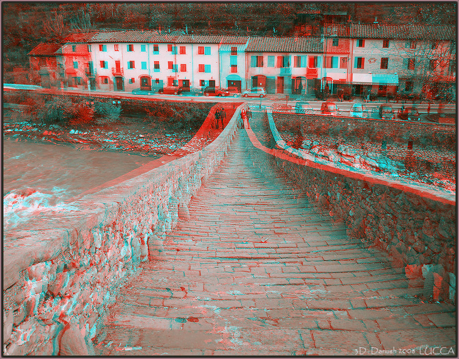 Ponte del Diavolo vicino a Lucca , Italia