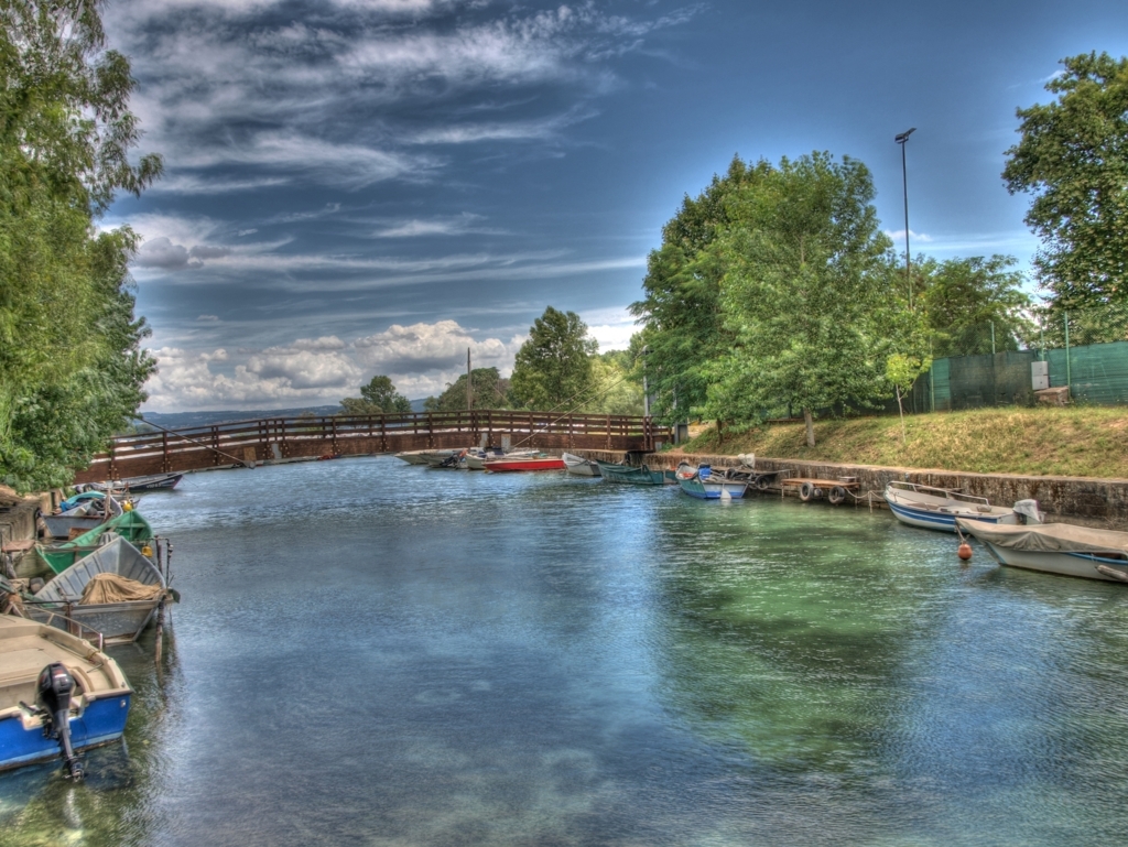 Ponte di legno sul Marta