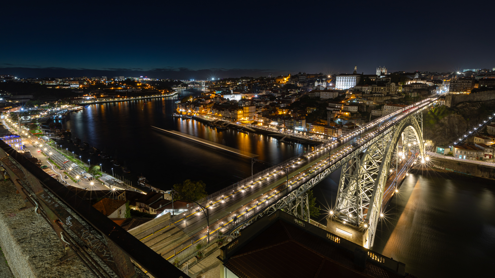 Ponte Luis I. in Porto am Abend