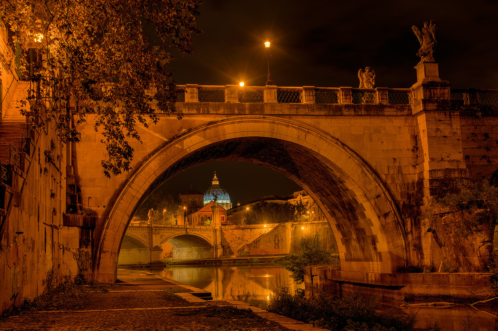 Ponte Sant'Angelo bei Nacht