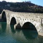 Ponte sul fiume