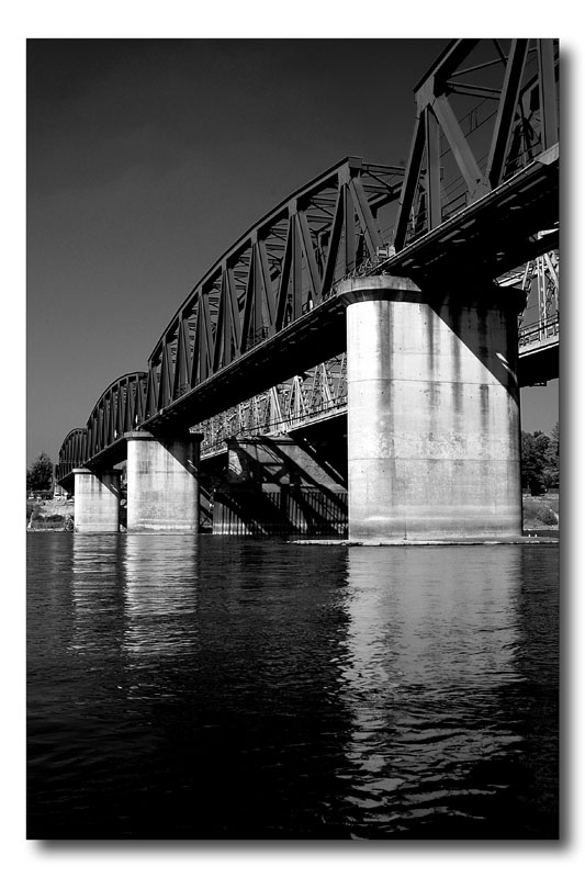 ponte sul fiume Po
